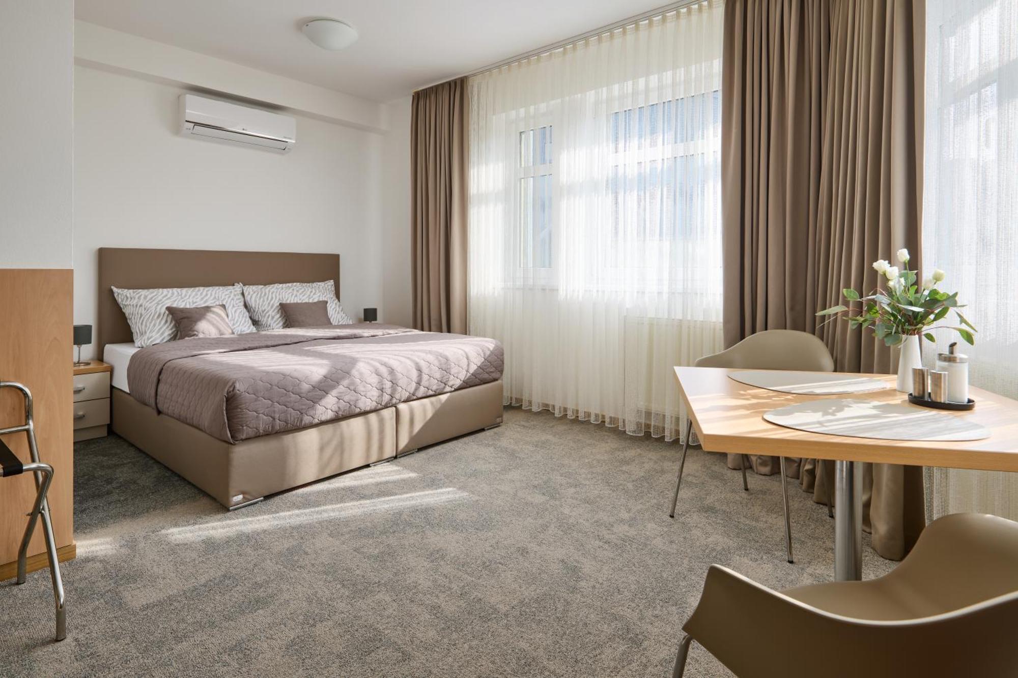 Hotel Osvit Mlada Boleslav Luaran gambar