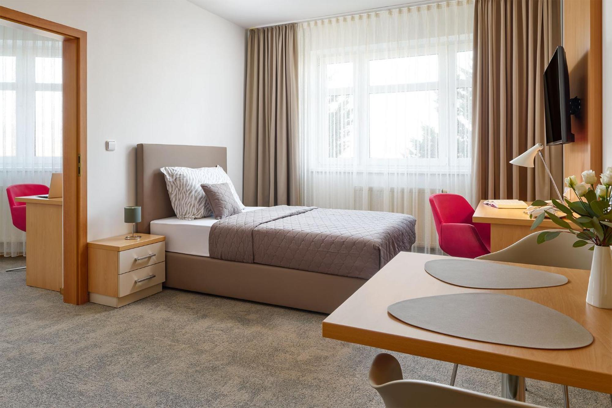 Hotel Osvit Mlada Boleslav Luaran gambar